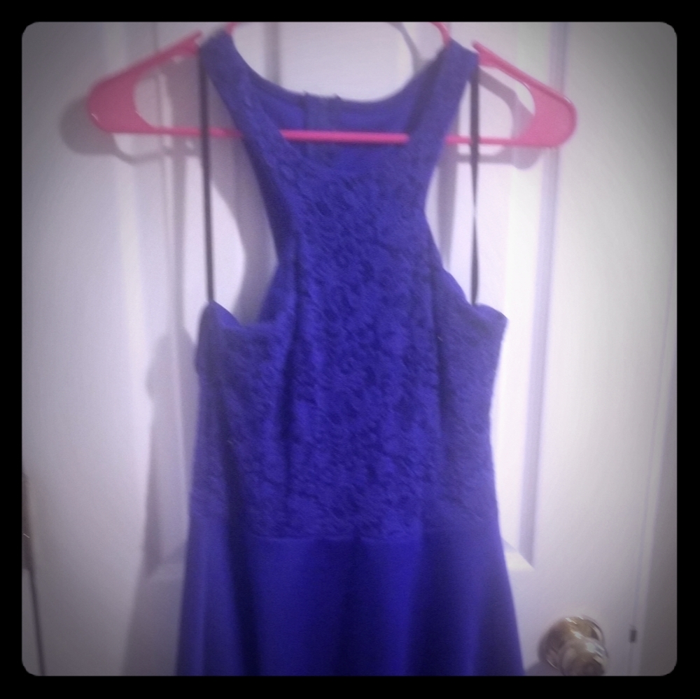 Short blue dress